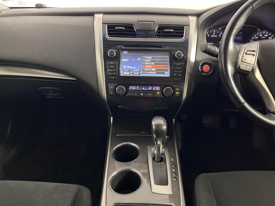 Photo '18' of Nissan Teana