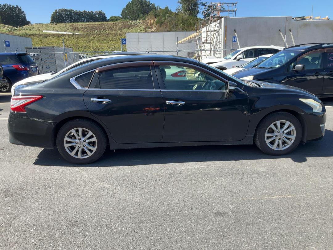 Photo '8' of Nissan Teana