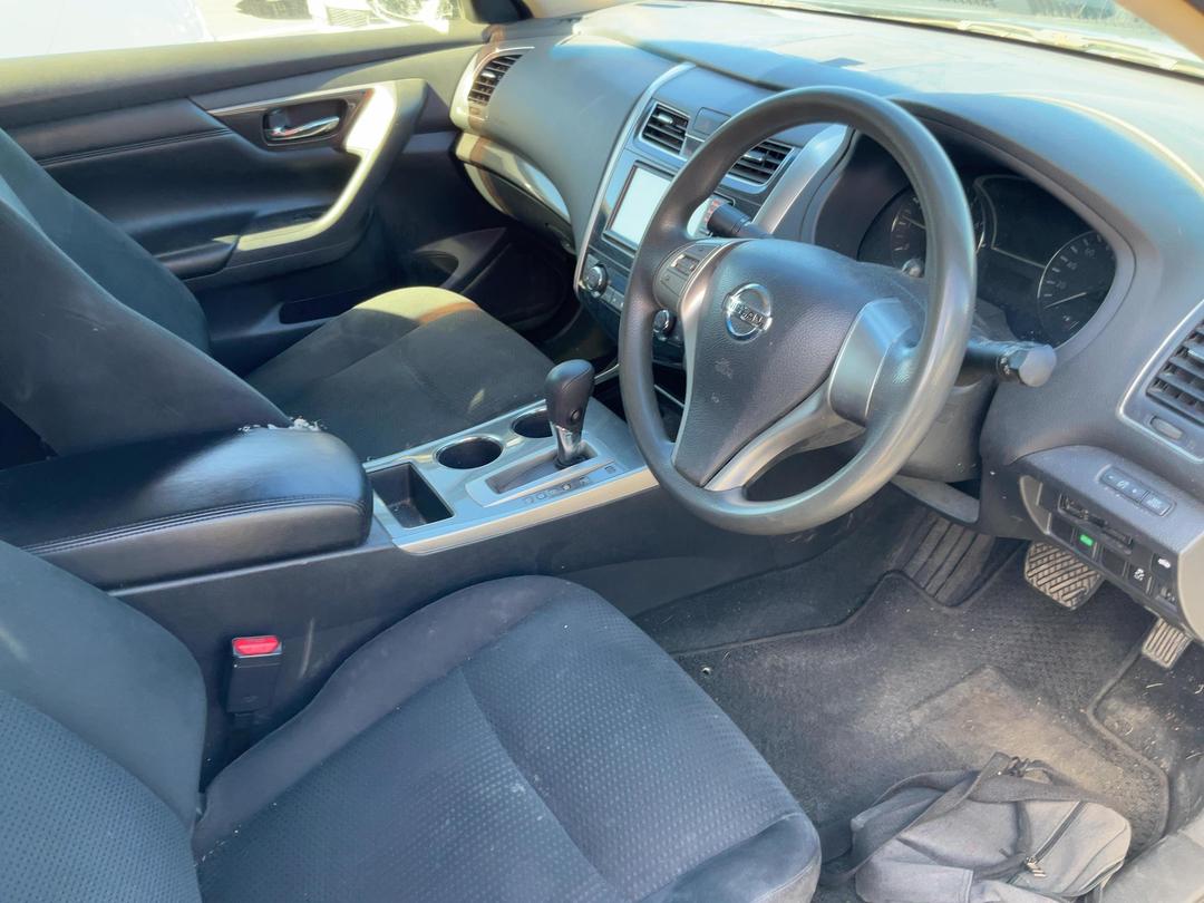 Photo '17' of Nissan Teana