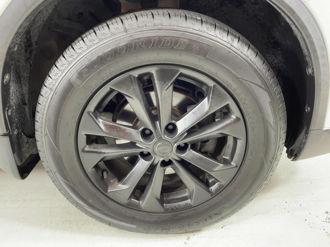 Photo '9' of Nissan X-Trail