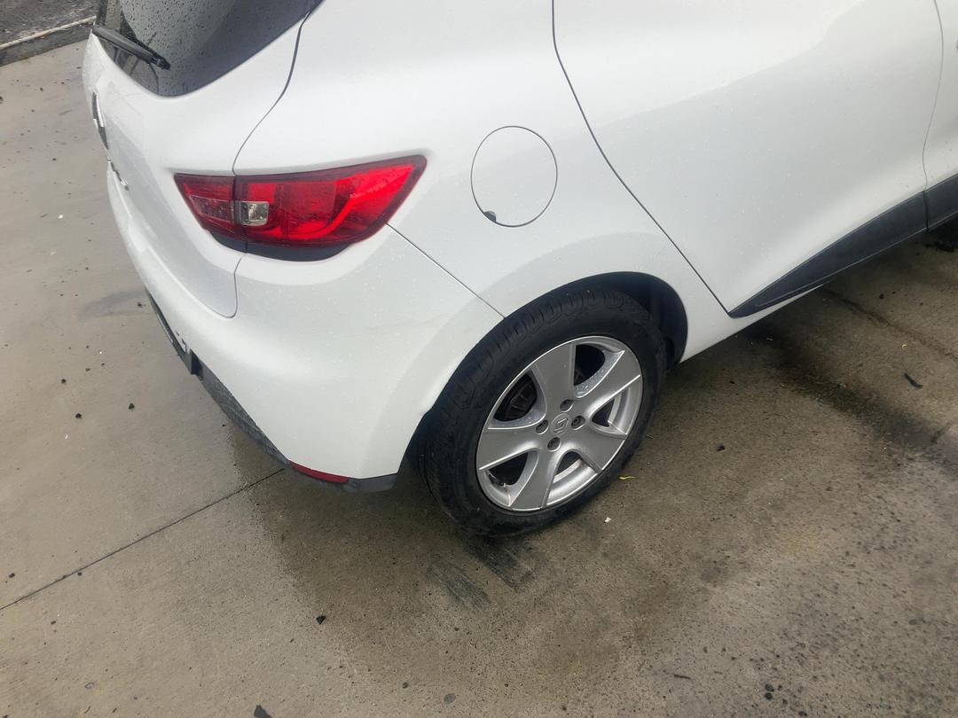 Photo '12' of Renault Clio Expression