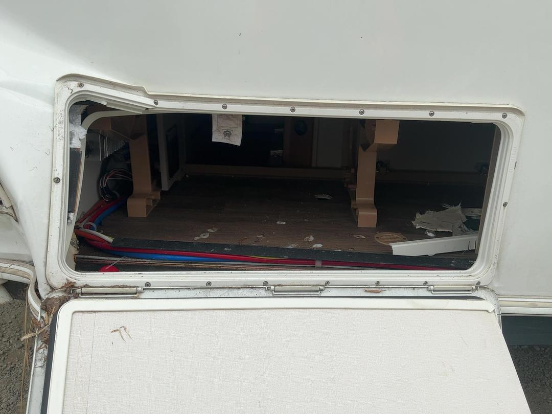 Photo '33' of Sterling Eccles SE Caravan - Tandem