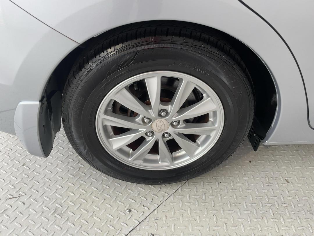 Photo '12' of Subaru Impreza