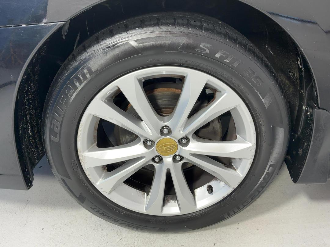 Photo '10' of Subaru Legacy