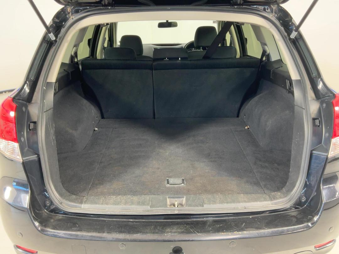 Photo '14' of Subaru Legacy