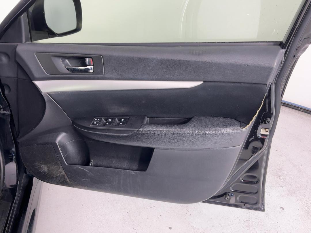 Photo '15' of Subaru Legacy