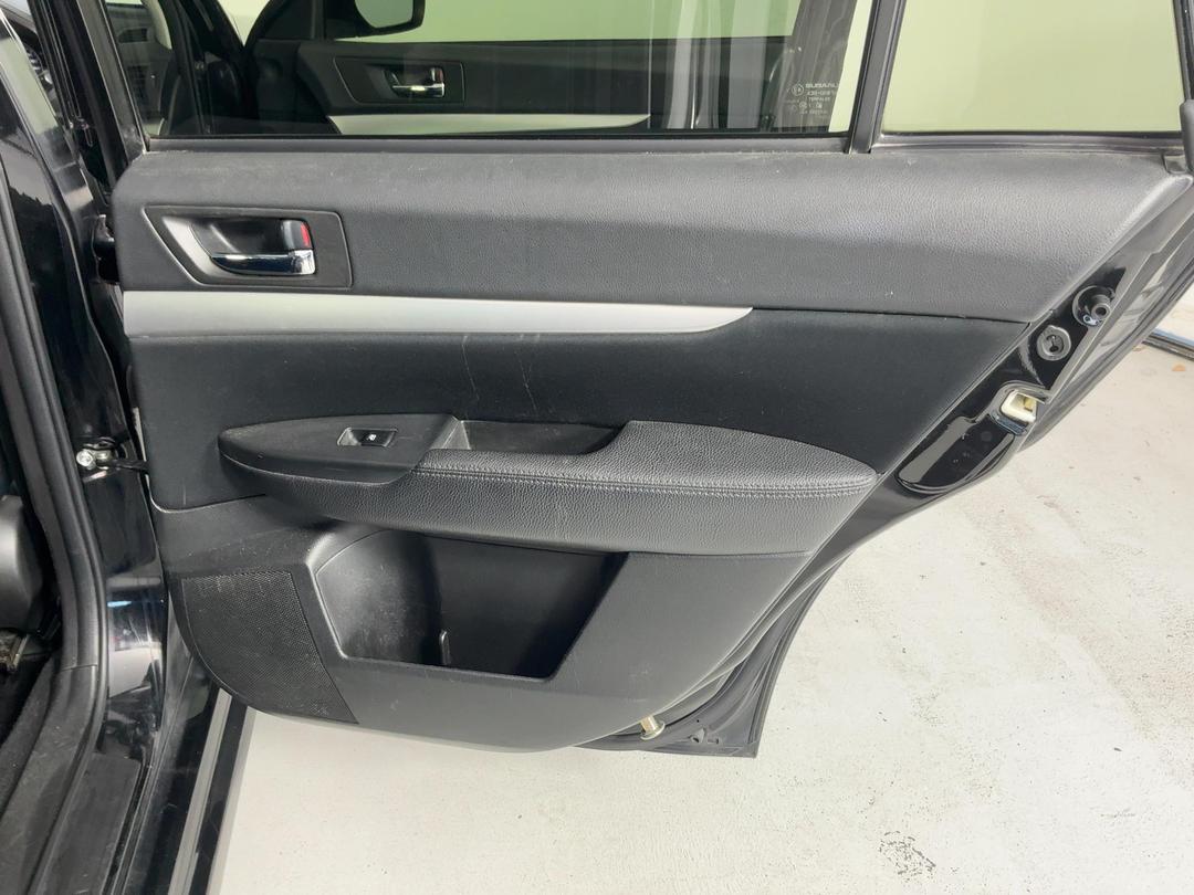 Photo '19' of Subaru Legacy