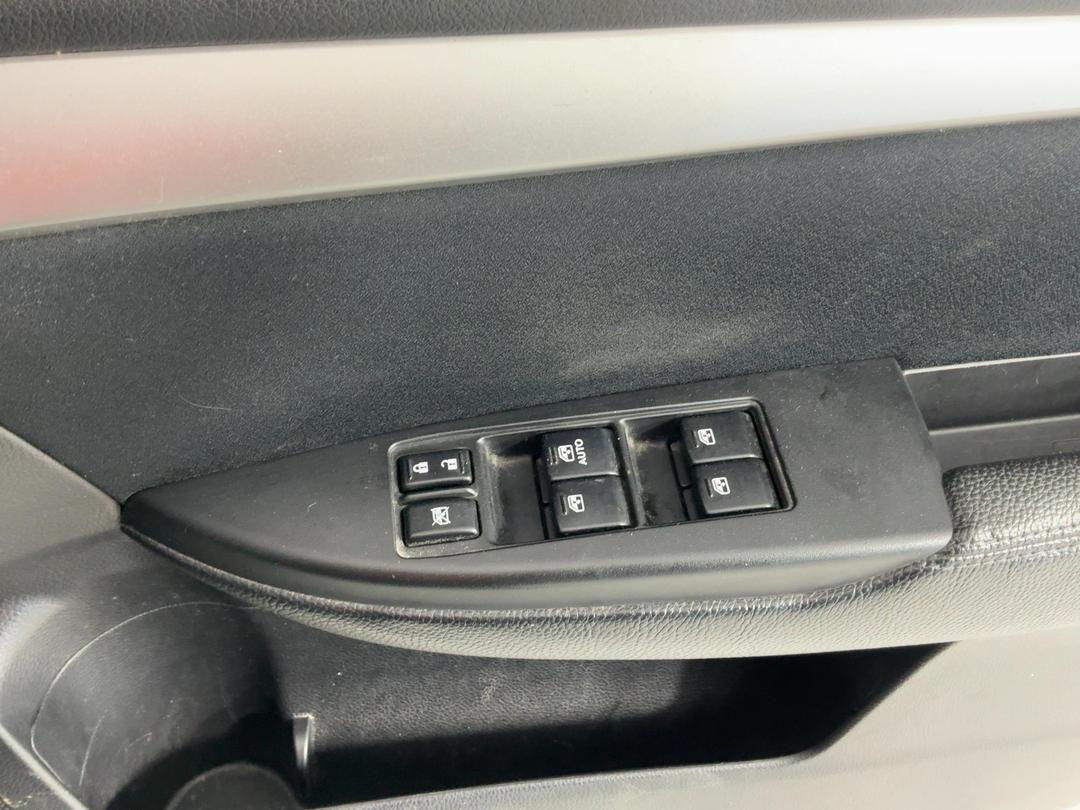 Photo '26' of Subaru Legacy