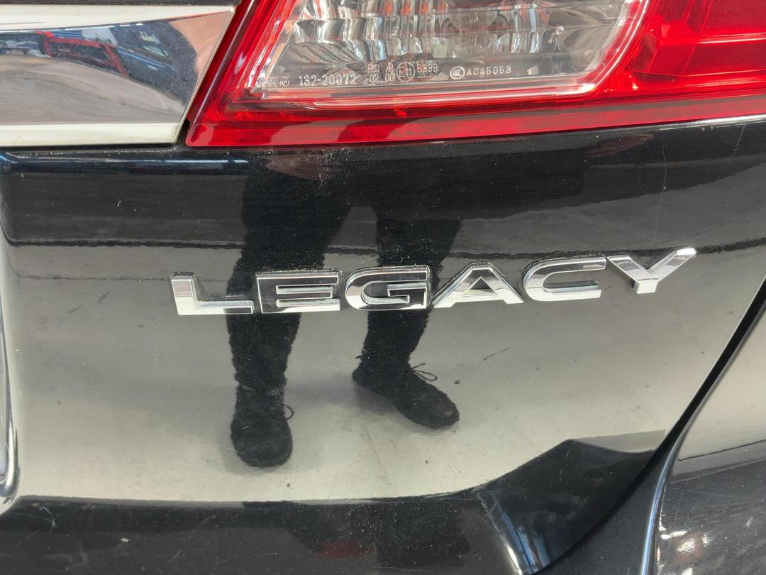 Photo '30' of Subaru Legacy