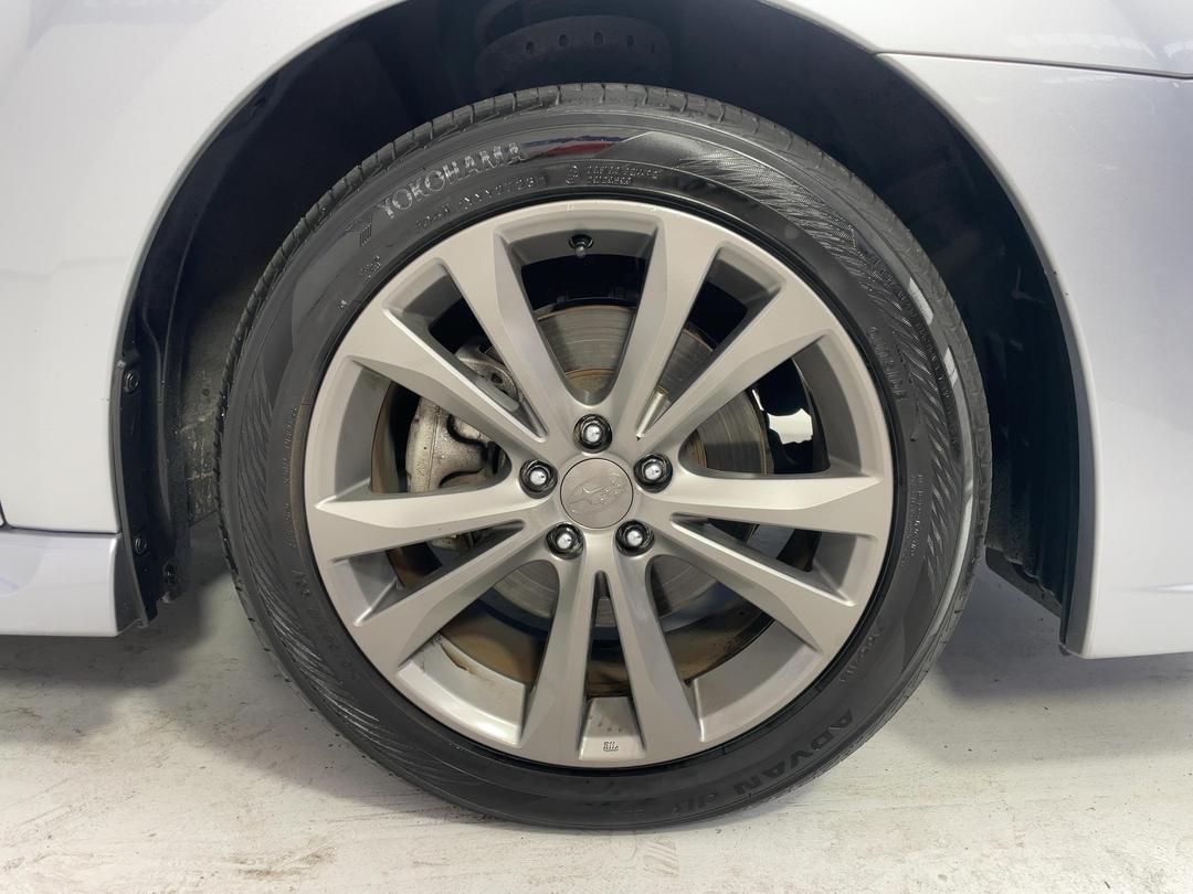 Photo '9' of Subaru Legacy