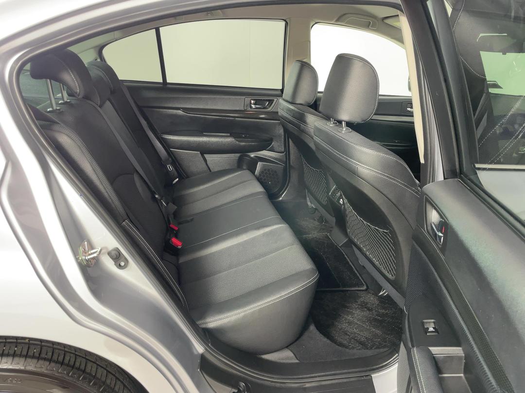 Photo '20' of Subaru Legacy