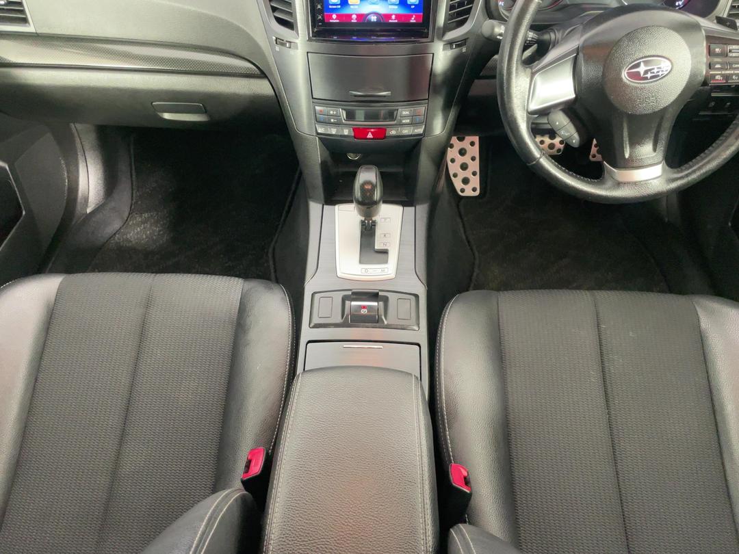 Photo '18' of Subaru Legacy
