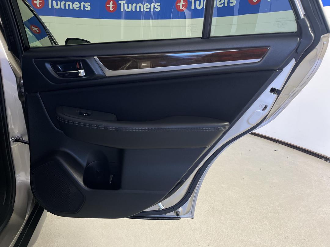 Photo '19' of Subaru Outback