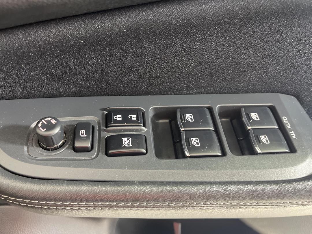 Photo '24' of Subaru Outback