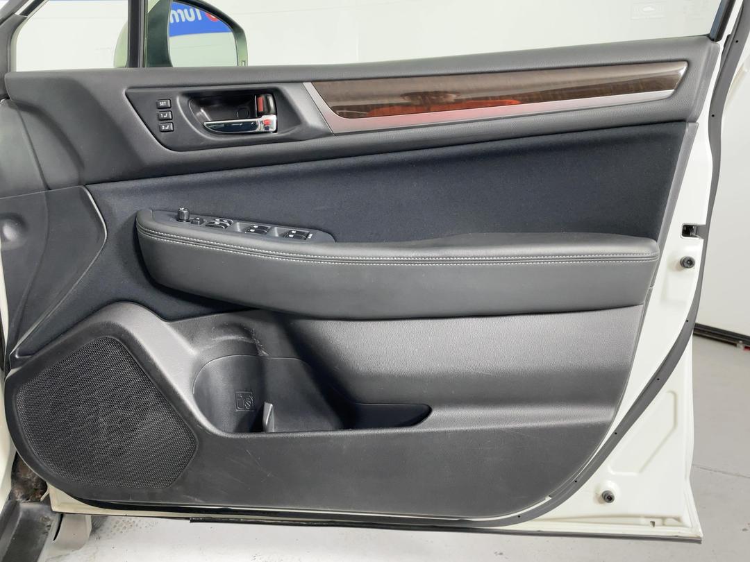 Photo '15' of Subaru Outback