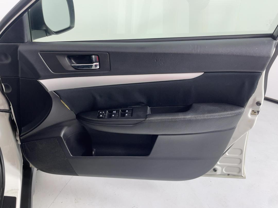 Photo '15' of Subaru Outback