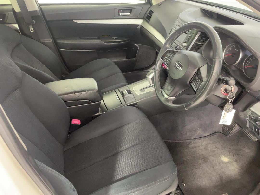 Photo '16' of Subaru Outback