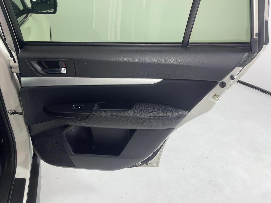 Photo '19' of Subaru Outback