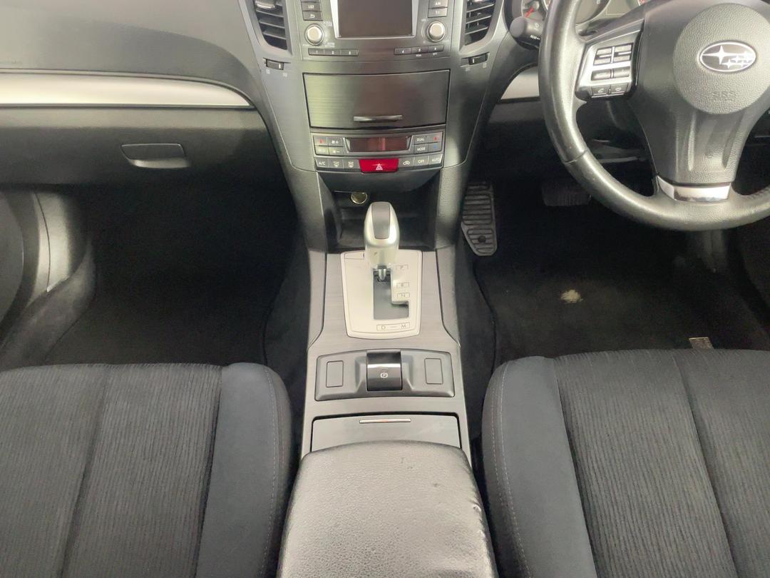 Photo '18' of Subaru Outback