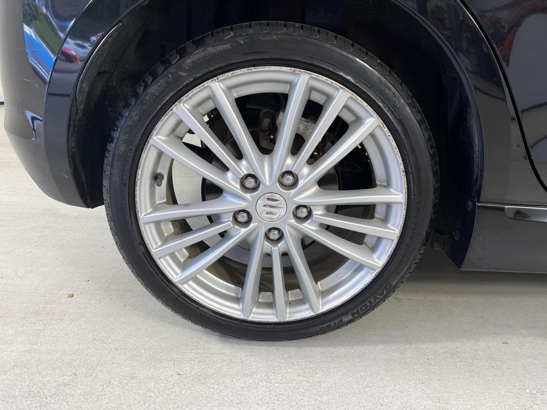 Photo '12' of Suzuki Swift