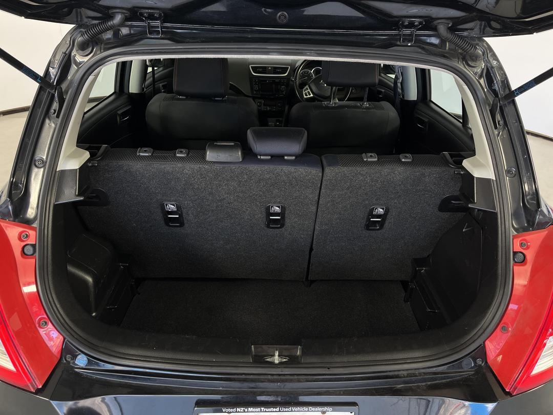 Photo '14' of Suzuki Swift