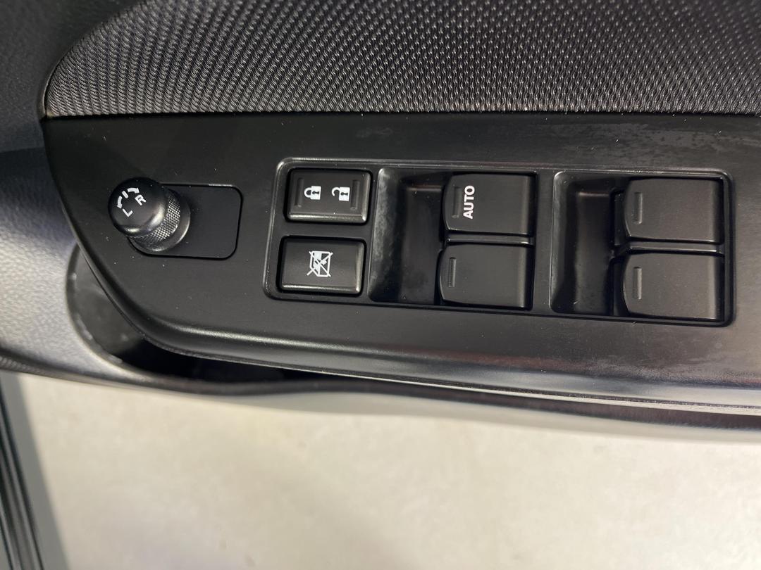 Photo '23' of Suzuki Swift