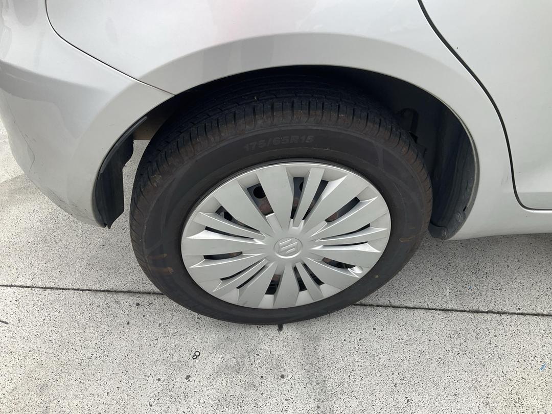 Photo '6' of Suzuki Swift