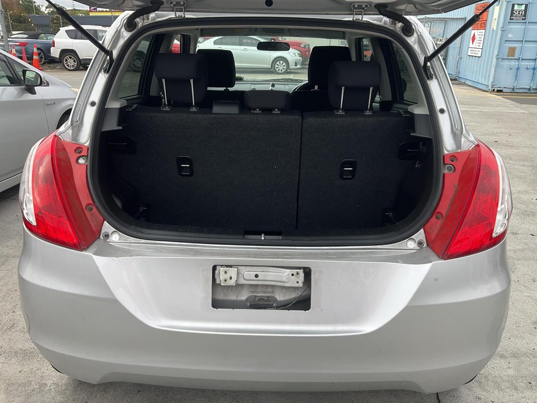 Photo '11' of Suzuki Swift