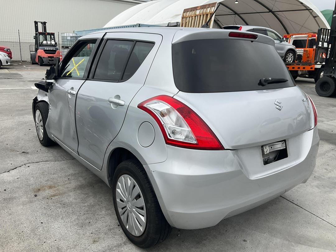 Photo '8' of Suzuki Swift