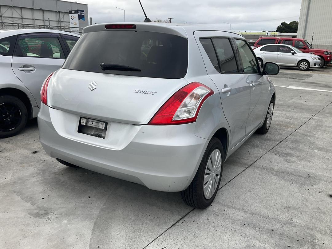 Photo '10' of Suzuki Swift