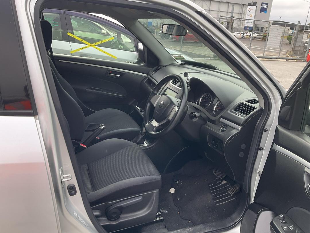 Photo '14' of Suzuki Swift