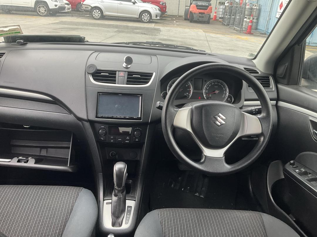 Photo '13' of Suzuki Swift