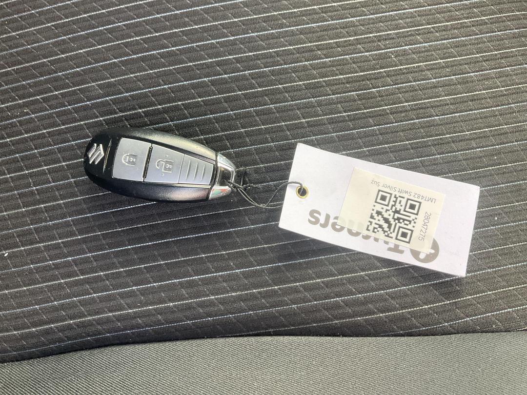 Photo '16' of Suzuki Swift