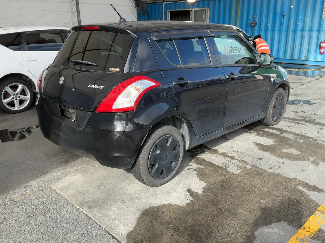 Photo '15' of Suzuki Swift Photo '15' of Suzuki Swift