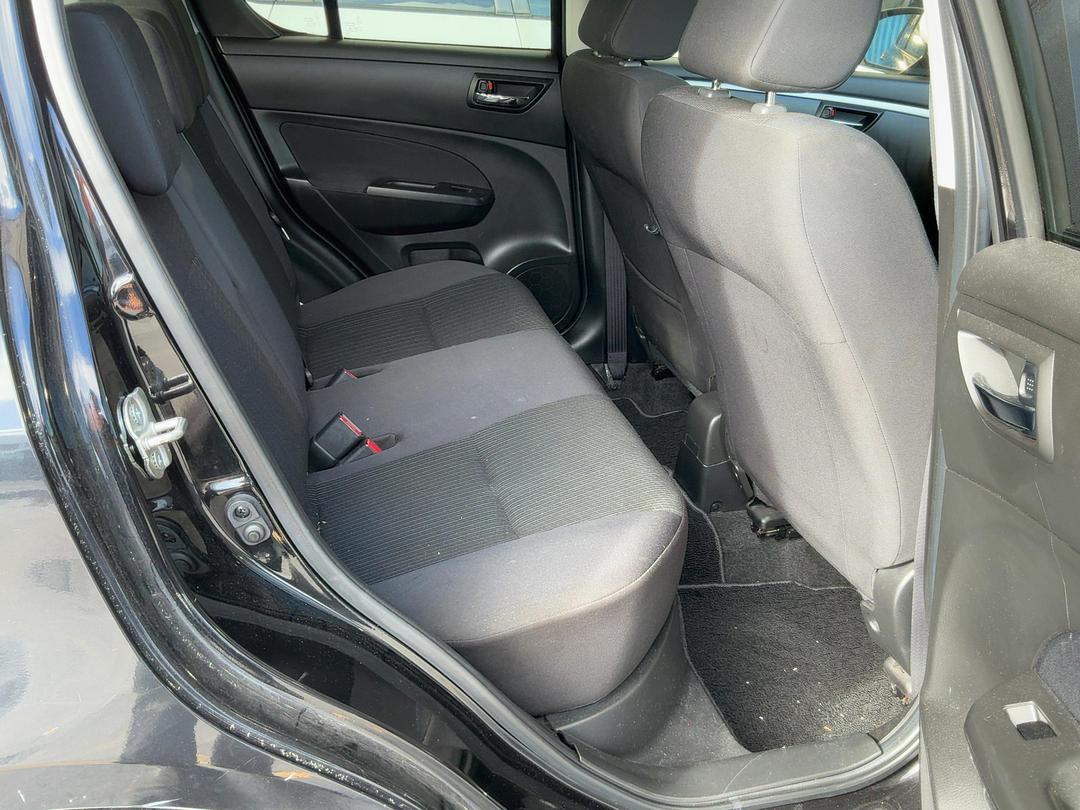 Photo '18' of Suzuki Swift Photo '18' of Suzuki Swift