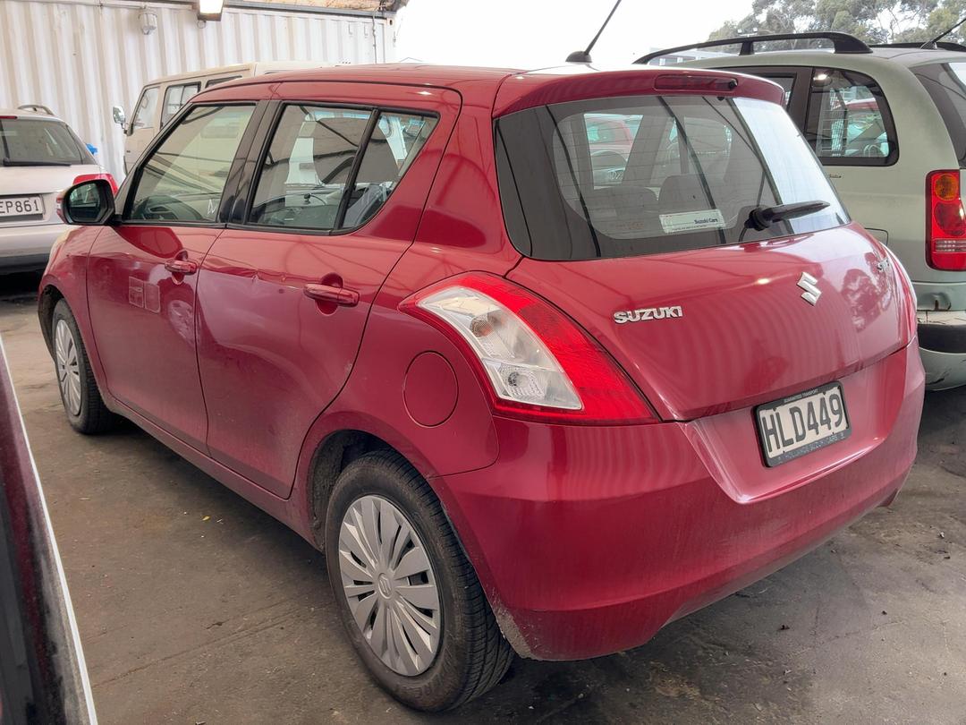 Photo '4' of Suzuki Swift Glxab Photo '4' of Suzuki Swift Glxab
