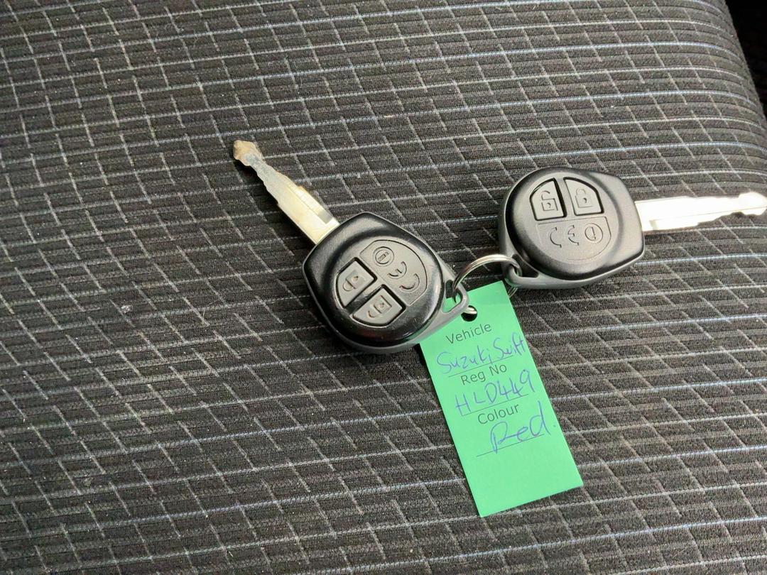 Photo '16' of Suzuki Swift Glxab Photo '16' of Suzuki Swift Glxab