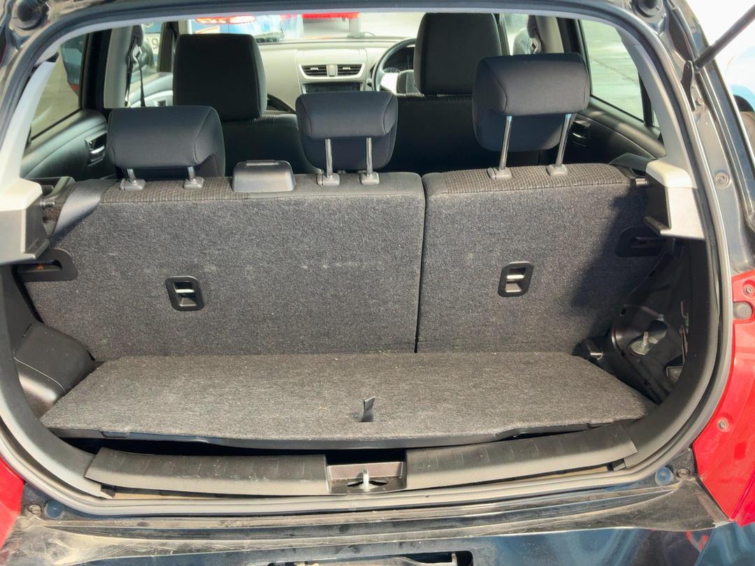 Photo '16' of Suzuki Swift Photo '16' of Suzuki Swift