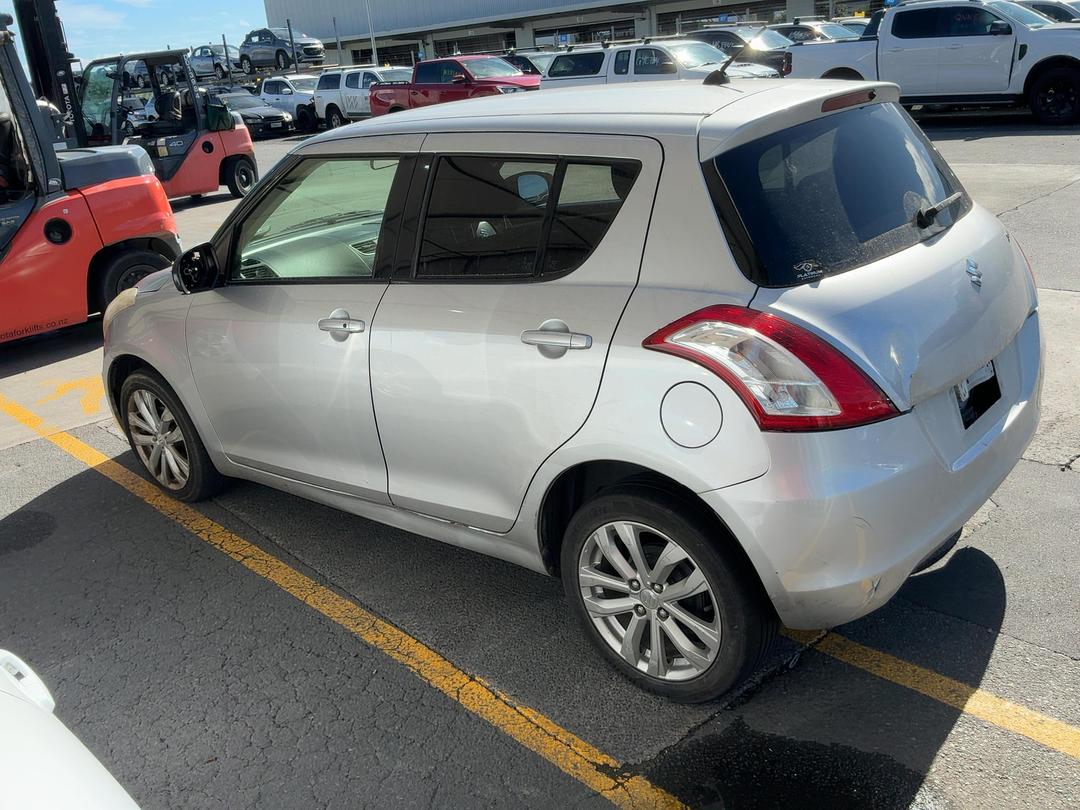 Photo '11' of Suzuki Swift Photo '11' of Suzuki Swift