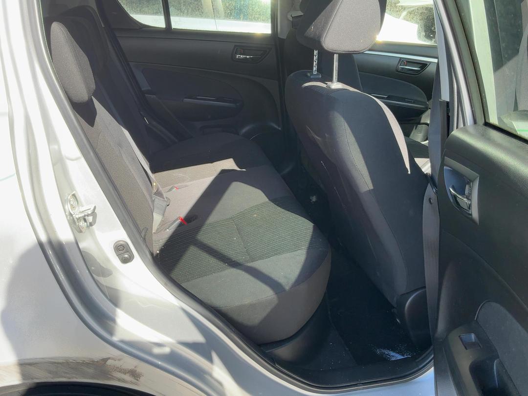 Photo '19' of Suzuki Swift Photo '19' of Suzuki Swift