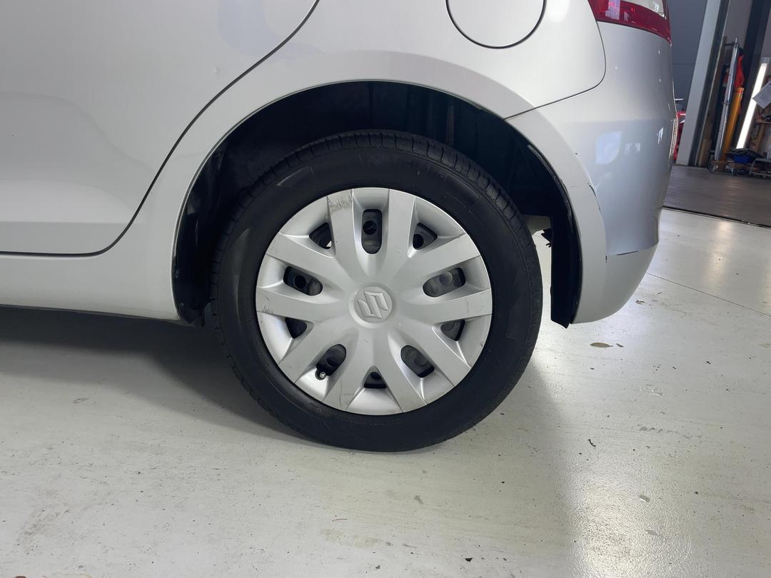 Photo '11' of Suzuki Swift