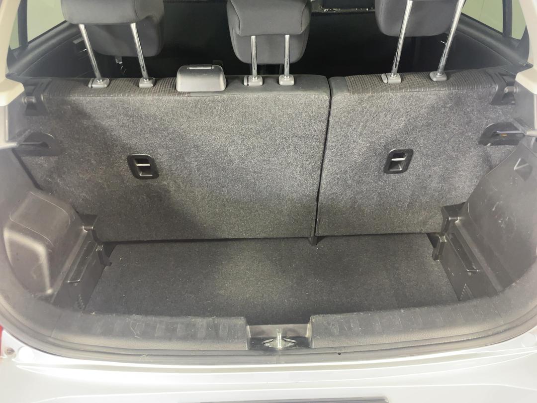 Photo '14' of Suzuki Swift
