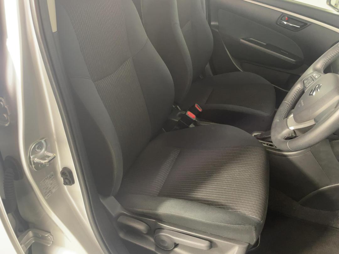 Photo '16' of Suzuki Swift