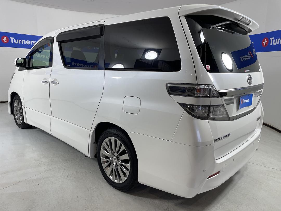 Photo '5' of Toyota Alphard