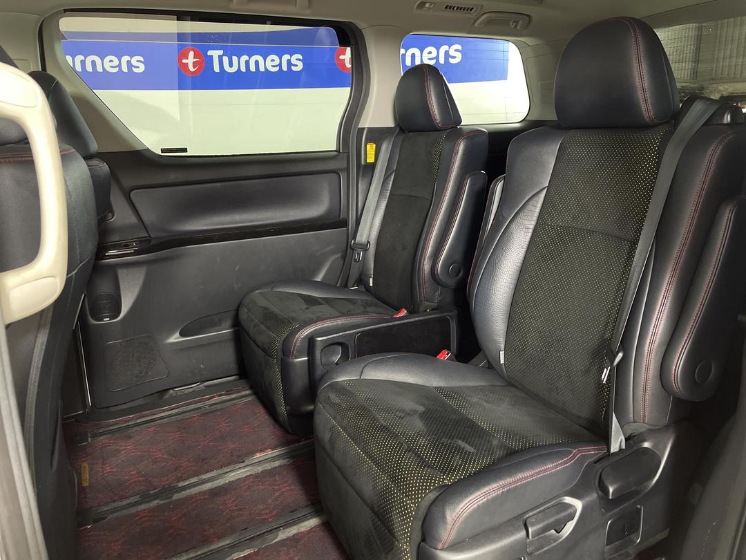 Photo '20' of Toyota Alphard
