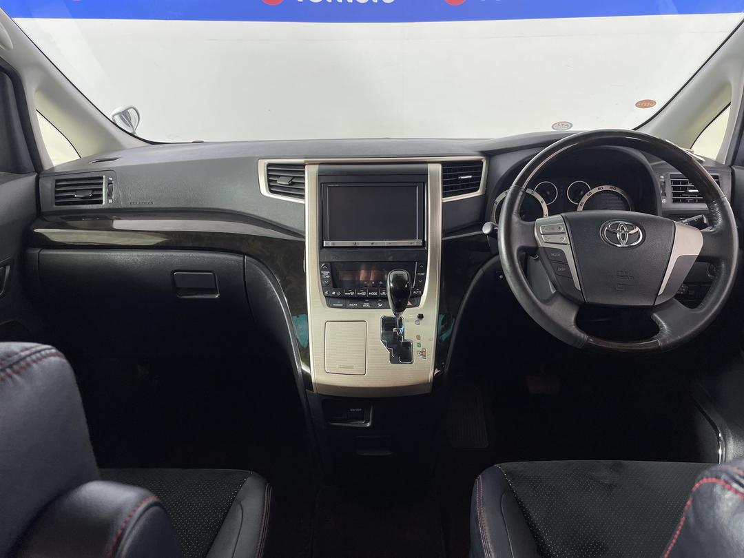 Photo '17' of Toyota Alphard