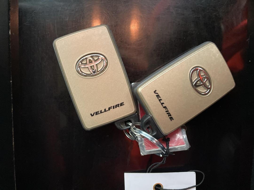Photo '21' of Toyota Alphard