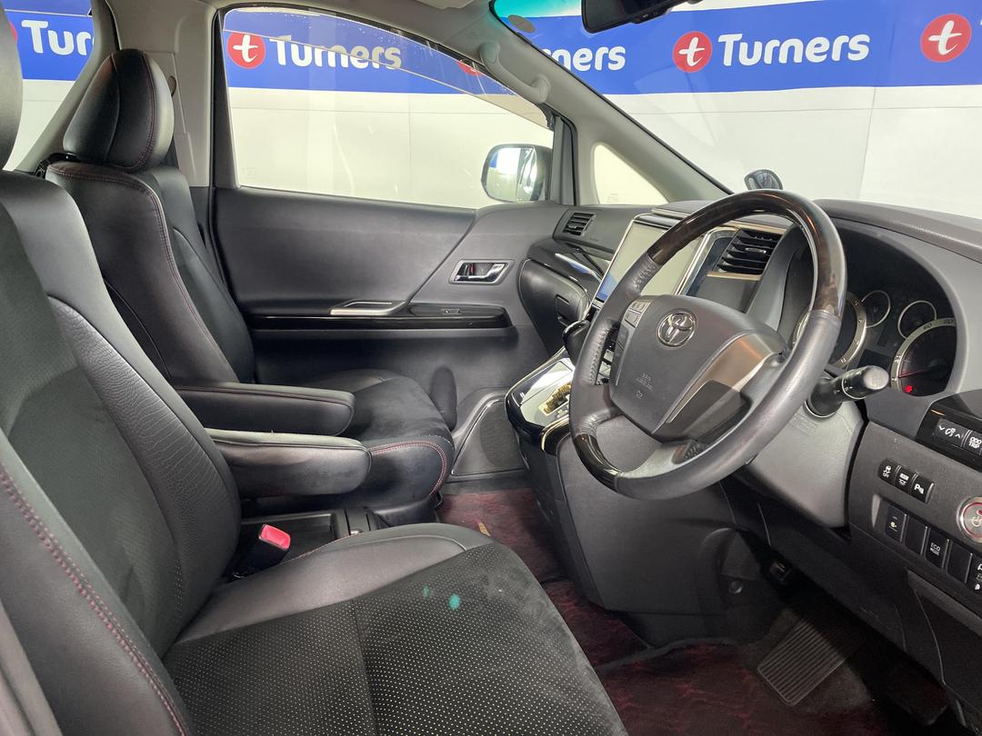 Photo '16' of Toyota Alphard