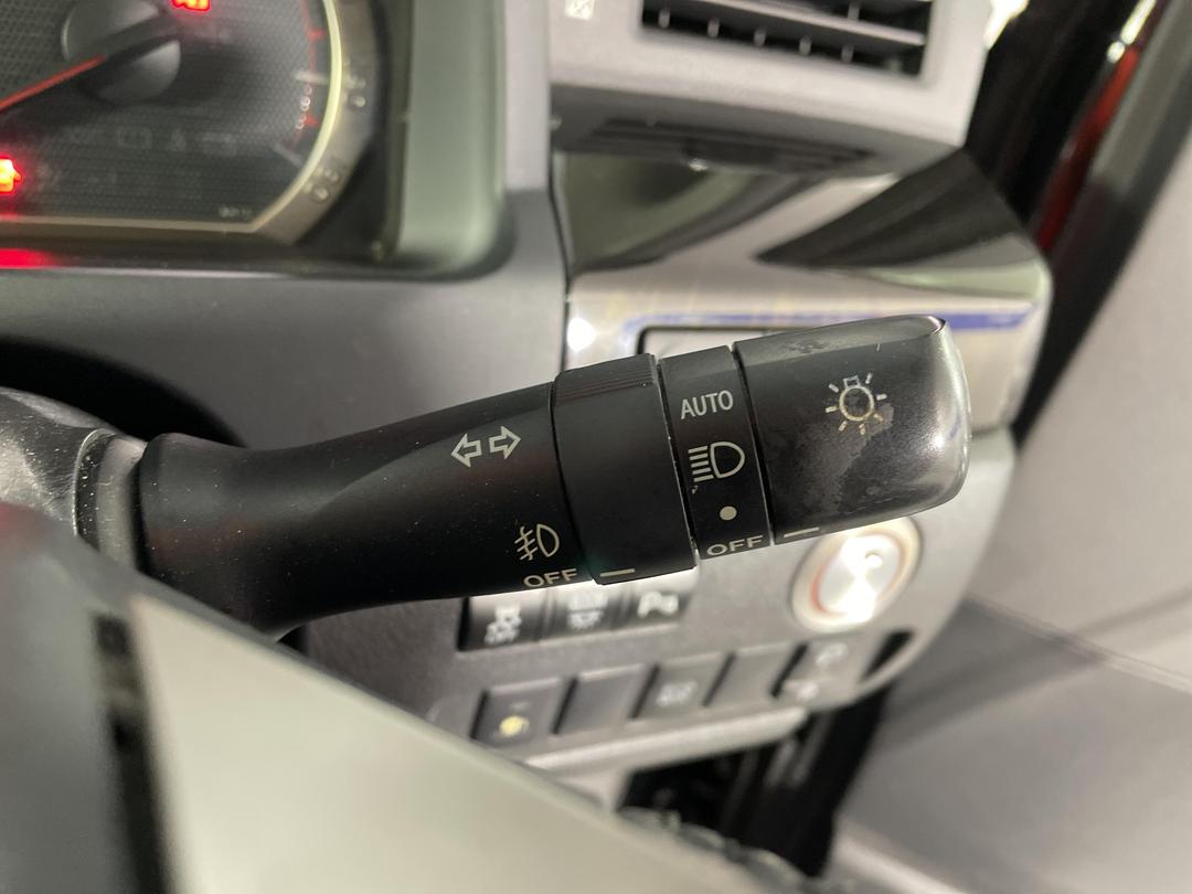 Photo '28' of Toyota Alphard