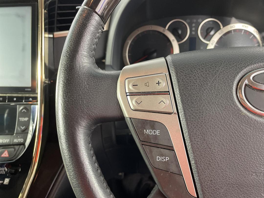 Photo '27' of Toyota Alphard